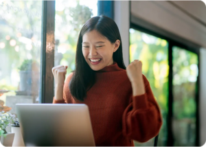 Estudiante con jersey rojo